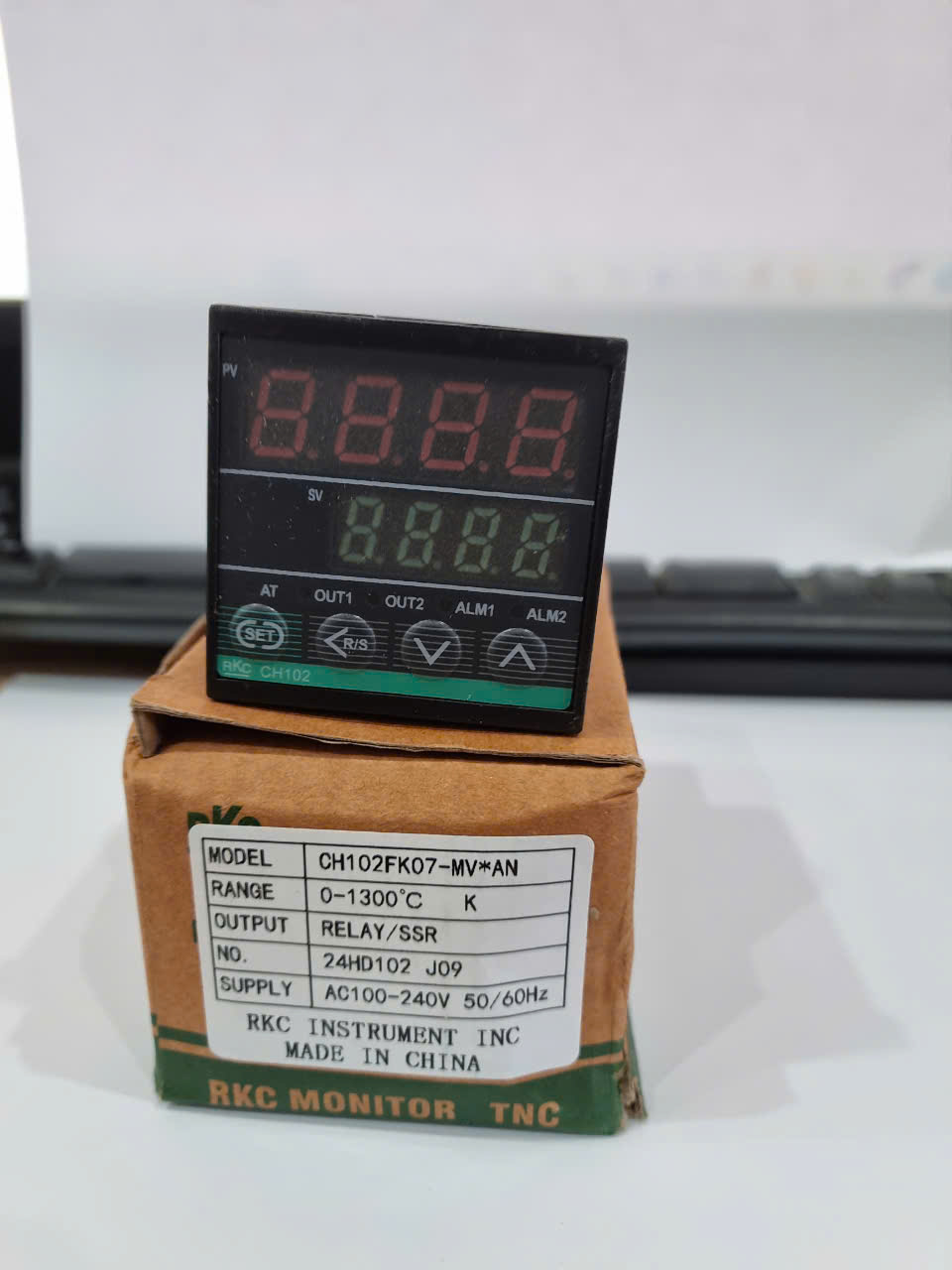 Bộ điều khiển nhiệt độ RKC CH102